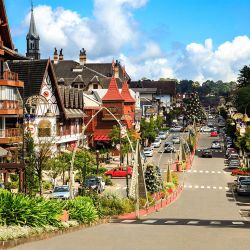 A Gramado ya llegó la Navidad y se queda hasta mediados de enero de 2025.