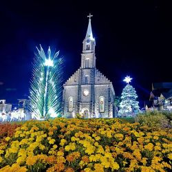 A Gramado ya llegó la Navidad y se queda hasta mediados de enero de 2025.