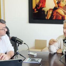 El ex presidente Eduardo Duhalde hablando en el podcast Generación 94. | Foto:Generación 94