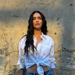 Zaira Nara tiene los jeans con recortes ideales para los días de verano 2025