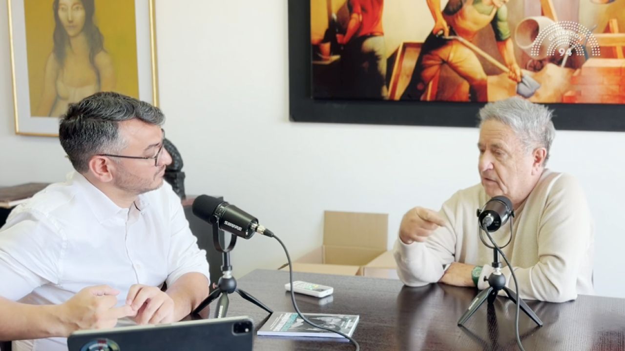 El ex presidente Eduardo Duhalde hablando en el podcast Generación 94. | Foto:Generación 94