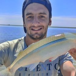 La pesca se da casi exclusivamente con paternóster o a fondo, pero desde abril hasta agosto disfrutaron de infinidad de piques en la modalidad que a todos les gusta, el flote. 