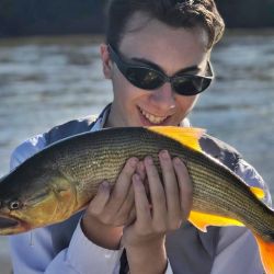El agua siempre fue el plan ideal para Naza, a quién en la adolescencia decidieron que conozca las bondades de la pesca deportiva.