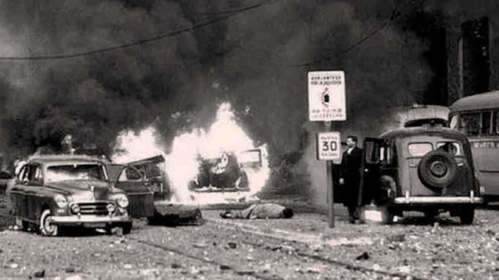 09112024_bombardeo_plaza_mayo_golpe_estado_1955_cedoc_g