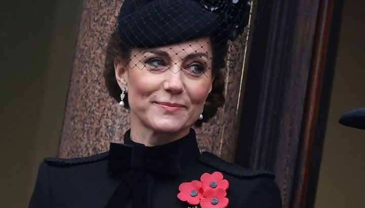 Los homenajes para Lady Di e Isabel II en el look de "reaparición" de Kate Middleton