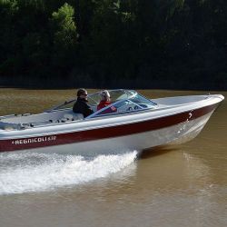 El astillero Regnícoli celebra 100 años como puntales de la industria náutica argentina.