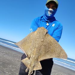 San Clemente es una gran opción para combinar pesca de costa y embarcados, en un rendimiento óptimo que se repite en otros balnearios del Partido de la Costa.
