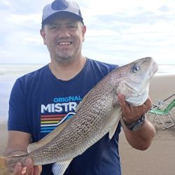 San Cayetano brinda buenas playas para la practica de la actividad, con una calidad de corvinas que promete ir en ascenso en las próximas semanas.