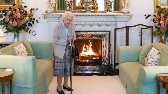 "Al menos ese idiota no organizará mi funeral": la reacción de la reina Isabel II a la renuncia de Boris Johnson