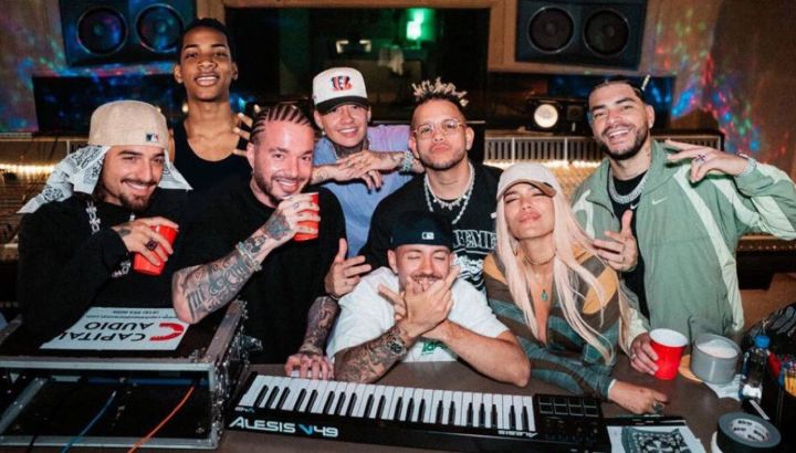 Karol G, Maluma, J Balvin y Blessd, entre otros, causan polémica con su tema "+57": "Una mamacita desde los 'fourteen'"