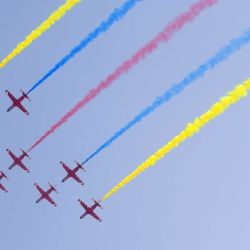 Aviones del Equipo Acrobático Halcón Rojo de China realizan una presentación durante el Airshow China, en Zhuhai, en la provincia de Guangdong, en el sur de China. | Foto:Xinhua/Lu Hanxin