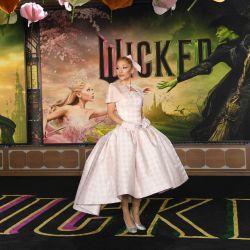 La cantante, compositora y actriz estadounidense Ariana Grande asiste al estreno de "Wicked" de Universal en el Dorothy Chandler Pavilion en Los Ángeles. | Foto:VALERIE MACON / AFP