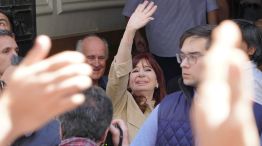 Manifestación frente al Instituto Patria por la condena a Cristina Kirchner