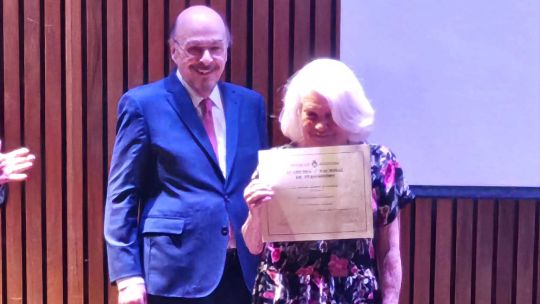 Mónica Cahen D'Anvers recibió el diploma de miembro honorario de la Academia Nacional de Periodismo