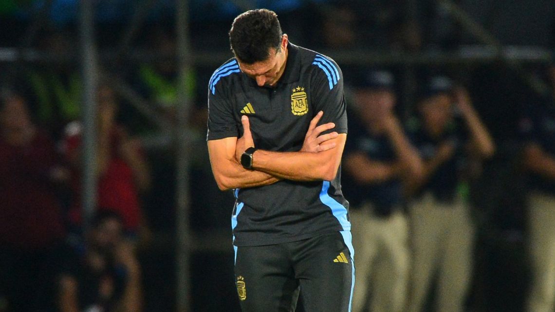 Argentina's coach Lionel Scaloni gestures during the 2026 FIFA World Cup South American qualifiers football match between Paraguay and Argentina at the Ueno Defensores del Chaco stadium in Asunción on November 14, 2024. 