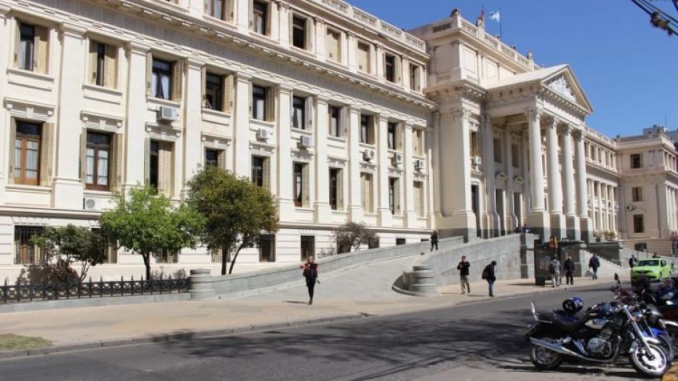 Tribunales