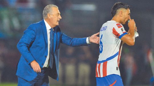 Gustavo Alfaro’s keys to Paraguay: consistency on the field and commitment off it