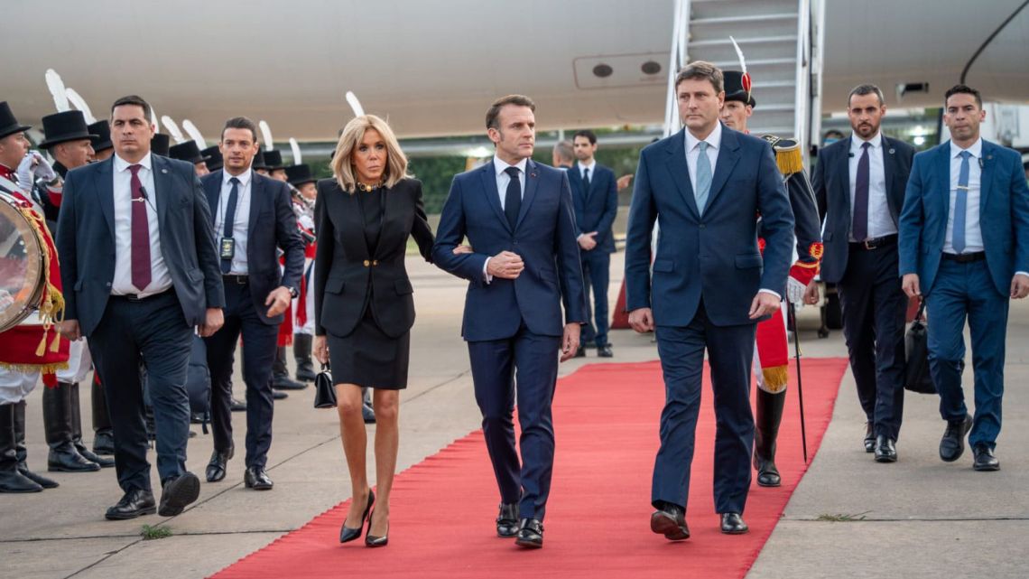 French First Lady Brigitte Macron and French President Emmanuel Macron arrive in Buenos Aires.