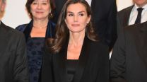 La Reina Letizia en los Premios Francisco Cerecedo: el empoderamiento del smoking femenino