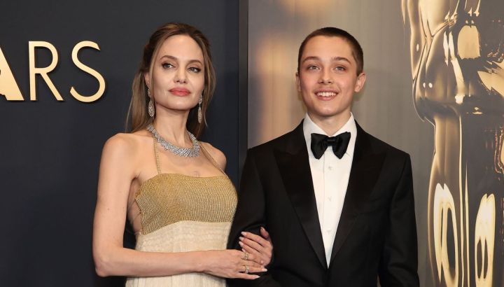 El video de Angelina Jolie y su hijo Knox en la fiesta de los Governors Awards que se hizo viral