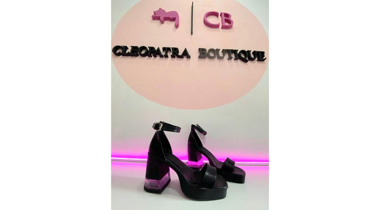 Bienvenidos a la presentación de Cleopatra Boutique, donde la moda se encuentra con la elegancia en cada paso que das