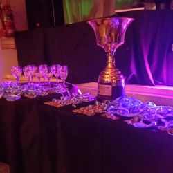 La noche del domingo fue el momento ideal para los festejos de los campeones y la entrega de las medallas a cada equipo destacado en cada prueba. Alberto Gálvez, recientemente electo como Presidente de Capyl llevó las riendas de la velada.