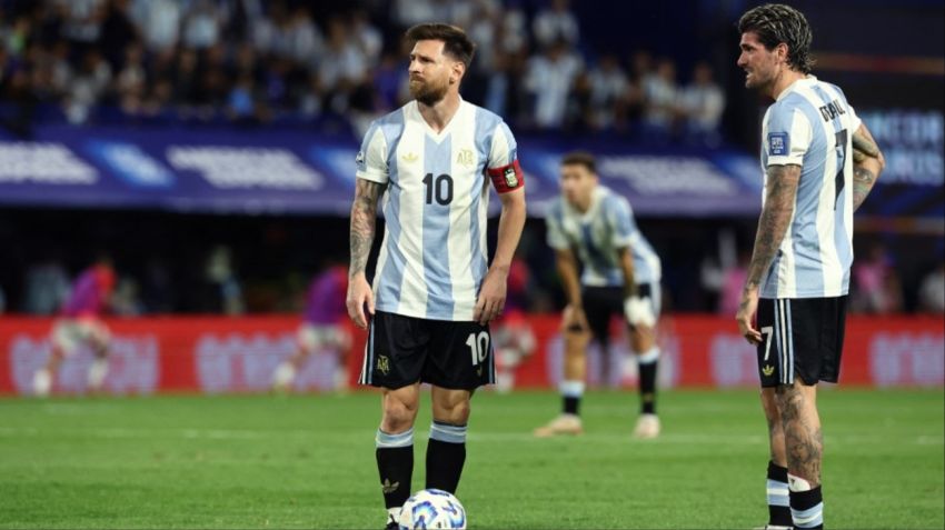 Messi y De Paul, los dueños de la pelota parada en el triunfo de Argentina.