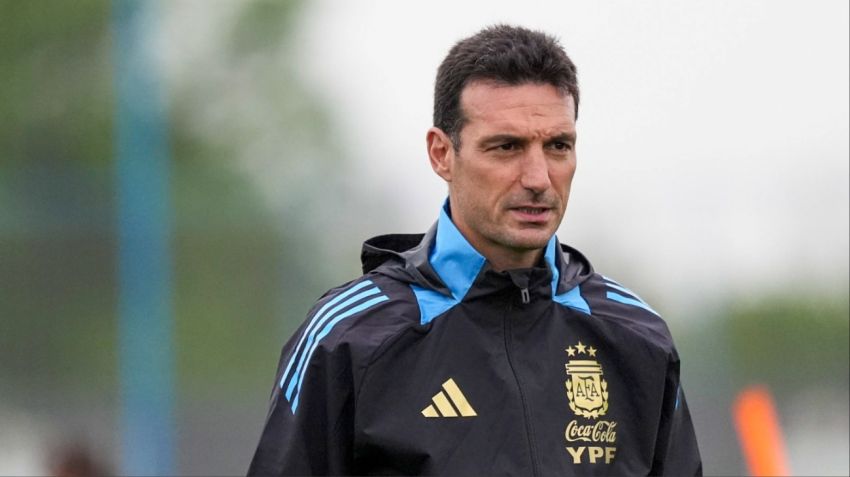 Doble fecha complicada: Scaloni batalló con las numerosas lesiones para armar el equipo.