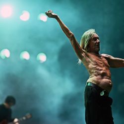 El cantante estadounidense Iggy Pop se presenta en el festival anual de música en la Ciudad de México. | Foto:CARL DE SOUZA / AFP