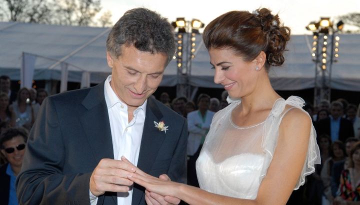 Así fueron los looks de novia que Juliana Awada eligió para su boda con Mauricio Macri