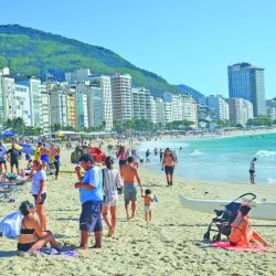 Ya llegaron a la costa los tiburones más grandes y una importante variada. Ademàs turismo, escapadas, nàutica y aventura en Weeken de diciembre.