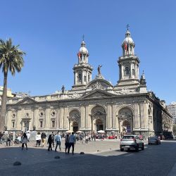Con el micro Turistik se pueden visitar los principales atractivos de Santiago de Chile.