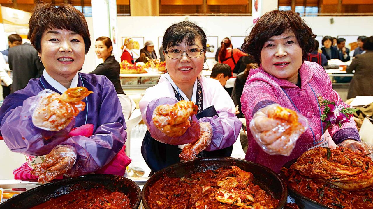 La preparación del kimchi es colectiva. | Foto:Centro Cultural Coreano