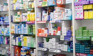 Farmacias se oponen a la venta de medicamentos en góndolas.