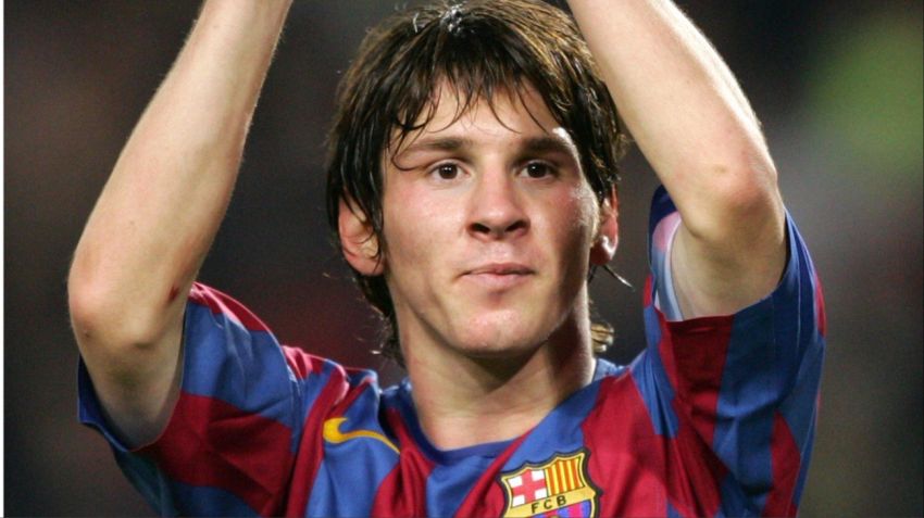 Leo debutó con la camiseta del Barcelona en octubre de 2004.