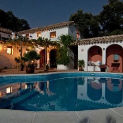 Estas propiedades redefinen el lujo con diseño espectacular, privacidad absoluta y paisajes de ensueño.