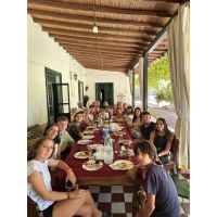 "La Familia Alvarez-Yaciofano: Un Legado de Tradición e Innovación"