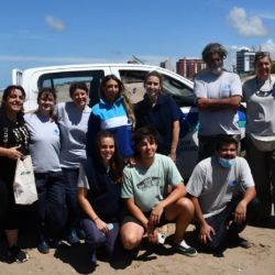 El equipo de profesionales de la Fundación Mundo Marino a cargo del rescate y de la rehabilitación.
