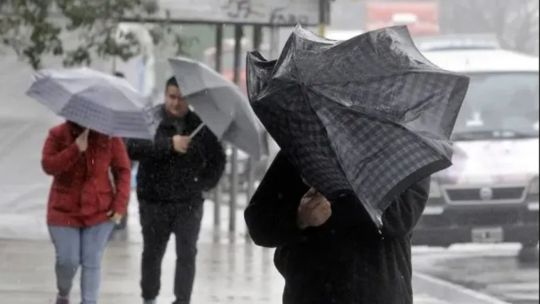 Rige alerta naranja y amarilla por tormentas, lluvias y vientos en distintas zonas del país