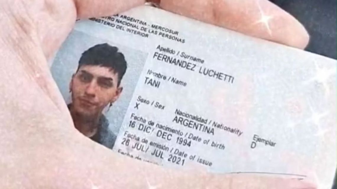 A non-binary DNI, the possession of former president Alberto Fernández's son, Tani Fernández Luchetti, otherwise known as 'Dyhzy.'