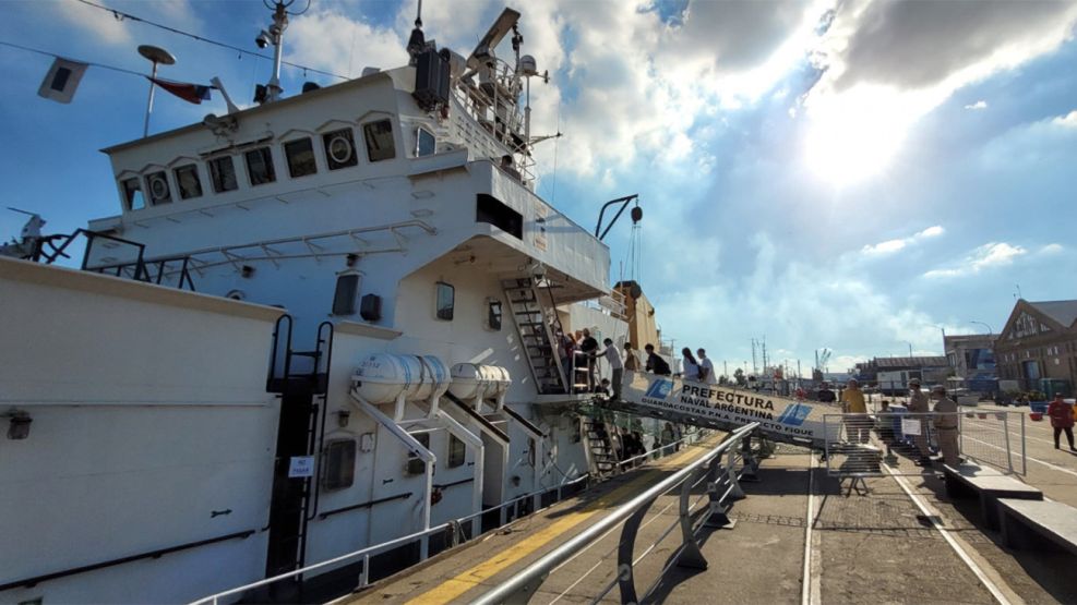 Hallaron un cuerpo en un barco de Prefectura Naval en Bahía Blanca 