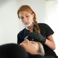 El Viaje de María Natalia Roldán en el Mundo de la Estética
