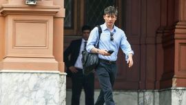 El poder vegetativo de Santiago Caputo