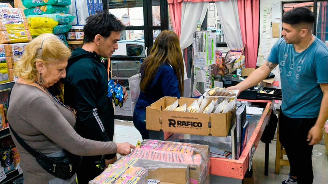 Estiman caída del 15% en las ventas de consumo masivo | Perfil