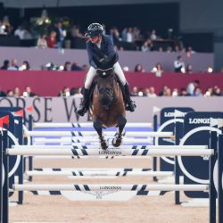 Imagen de un jinete participando en la Semana del Caballo de Madrid 2024 en el IFEMA, en Madrid, España. | Foto:Xinhua/Gustavo Valiente