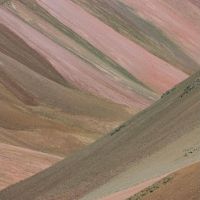 Claudia Ocanto: Un Viaje Fotográfico de Siluetas y Paisajes