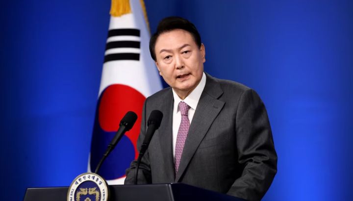 El presidente de Corea del Sur retrocede y levanta la ley marcial