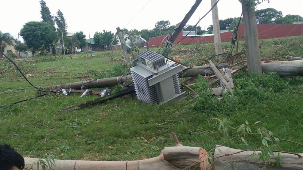 Devastadoras imágenes de lo que dejó la tormenta y los vientos en Cayastá.