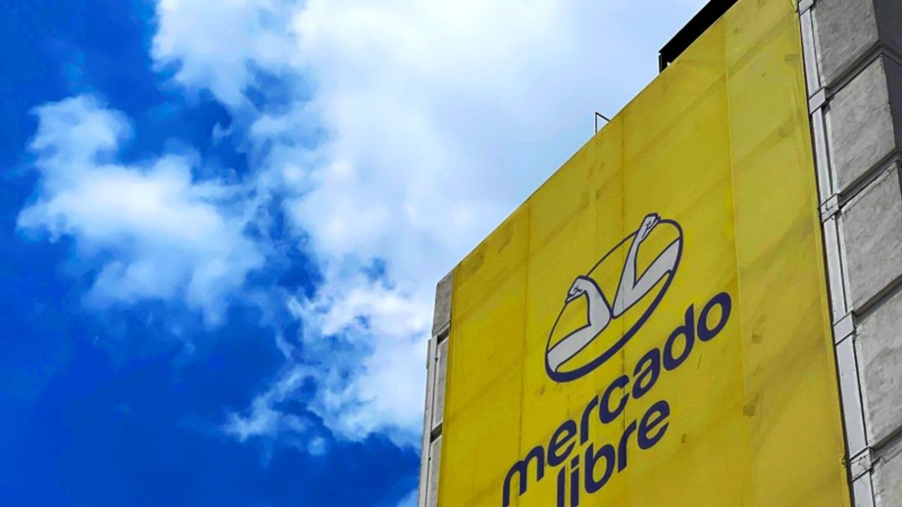 Oficinas y logo de Mercado Libre
