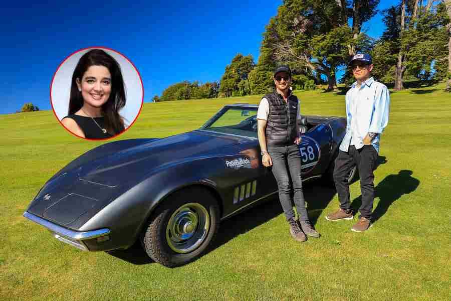 Nicolás y Arturo Elsztain con el Chevrolet Corvette de las 1000 Millas. Su madre Verónica Varano (círculo).